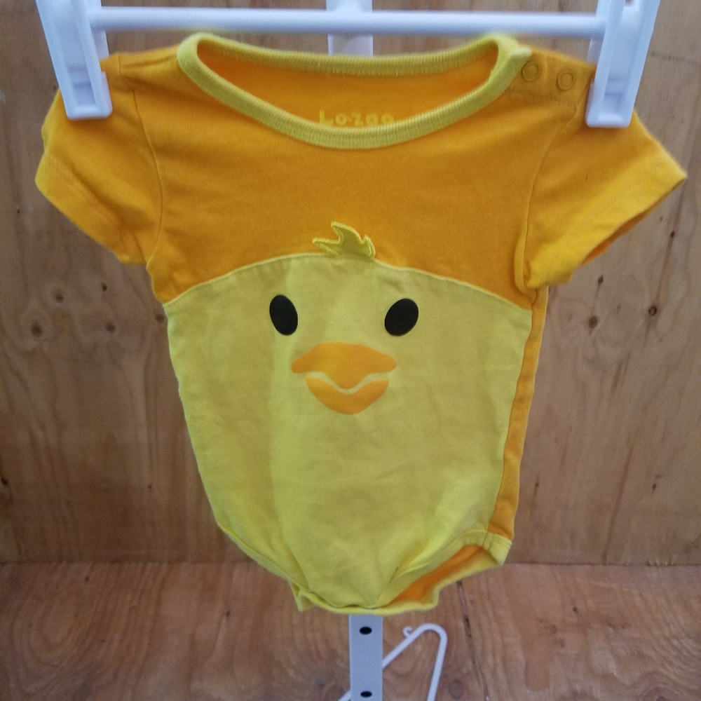 4 pc Lot of baby outfits